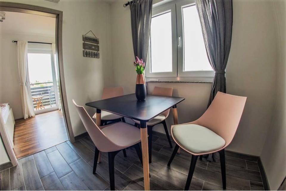 Apartments Mojeljeto Fazana Exterior photo